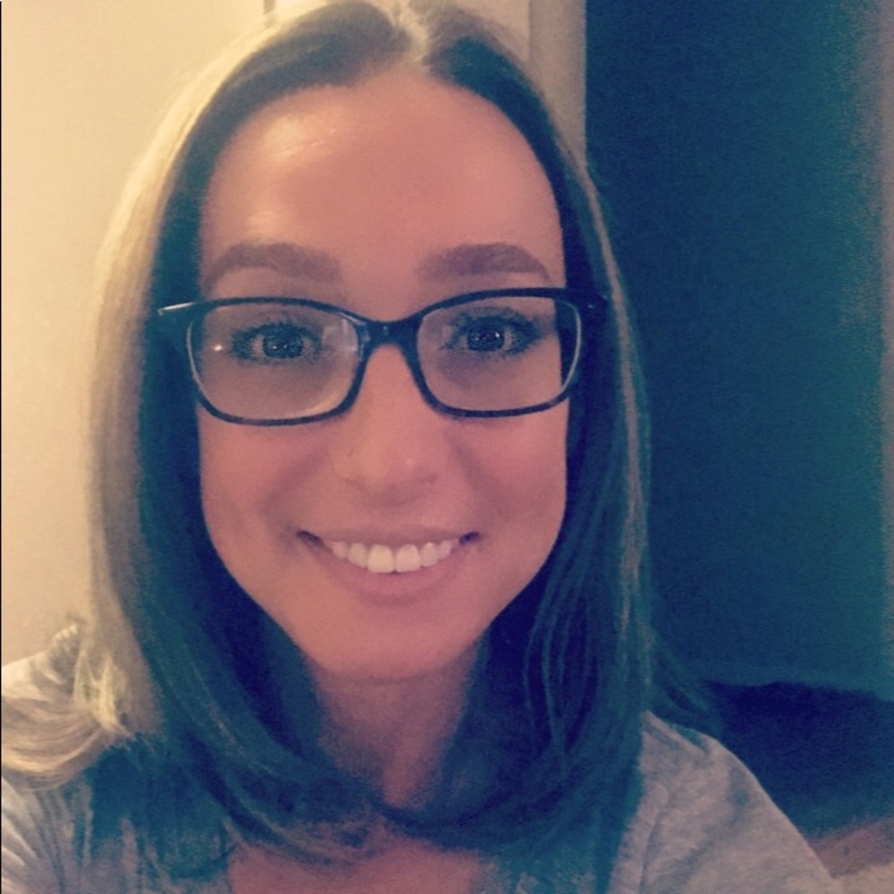 Meet your Posher, Alexia